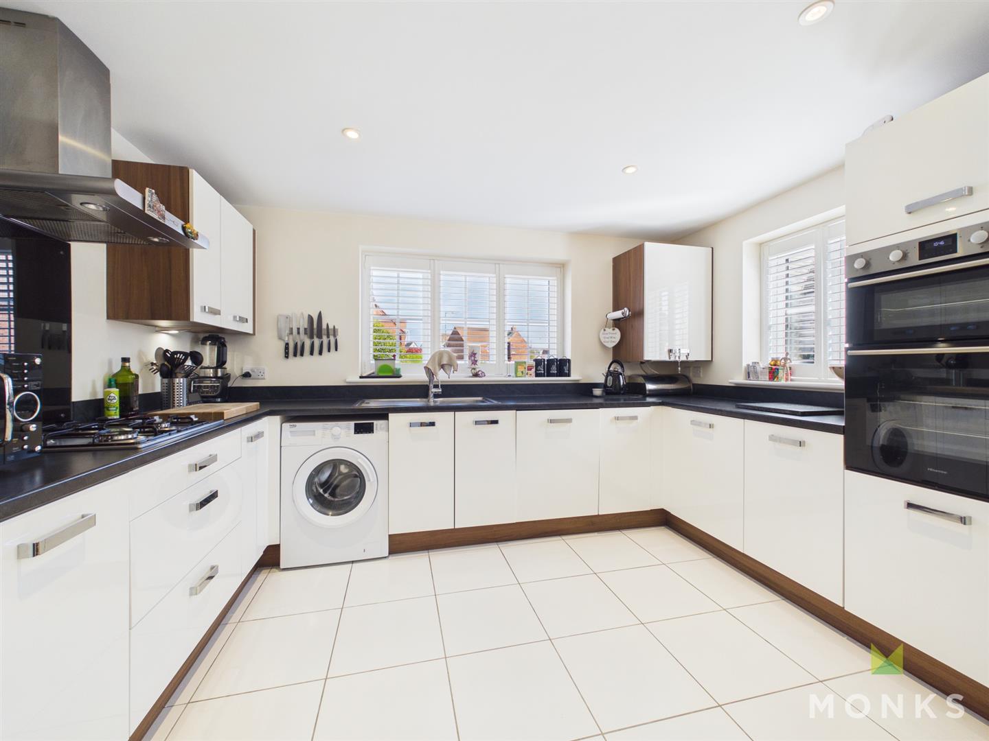 65 Meadowbout Way, Shrewsbury, SY5 8QB For Sale